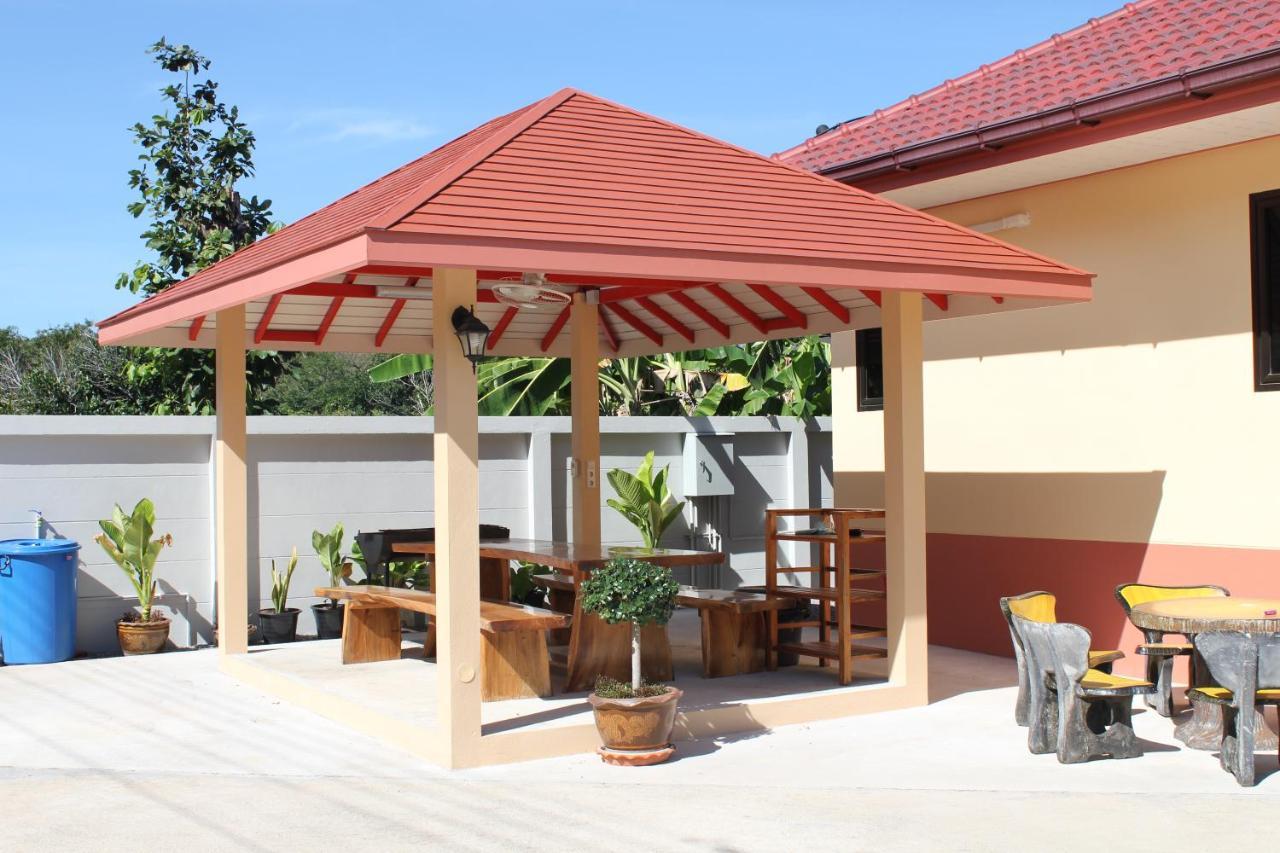 Naluemon Village Fh 1 Rayong Bagian luar foto