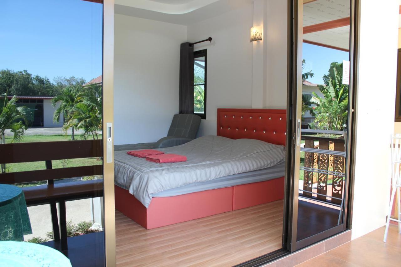 Naluemon Village Fh 1 Rayong Bagian luar foto