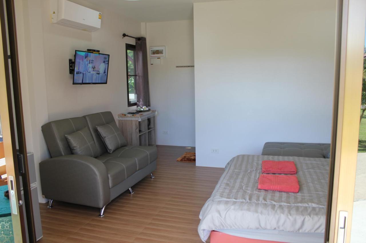 Naluemon Village Fh 1 Rayong Bagian luar foto